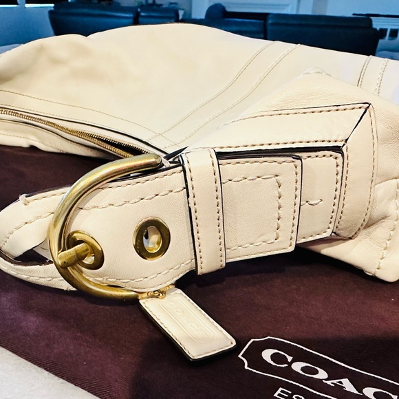 NEW COACH Soho Dylan Braided Handle Cream
Leather Large Hobo Shoulder Bag #10044 - Picture 5 of 10